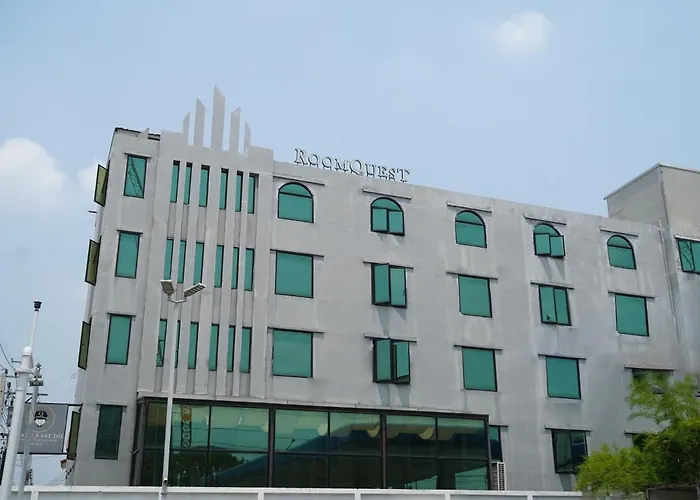 Roomquest Don Mueang Airport Отель Бангкок