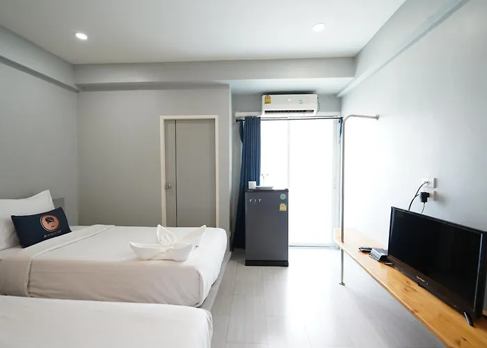 Roomquest Don Mueang Airport Отель