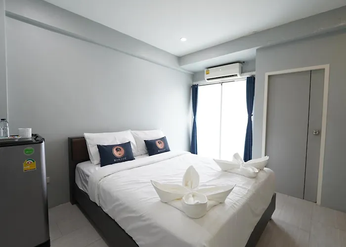 Roomquest Don Mueang Airport 3*
