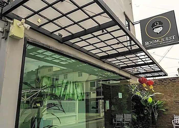 Roomquest Don Mueang Airport Отель