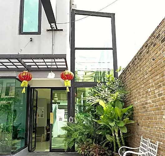 Отель Roomquest Don Mueang Airport Бангкок