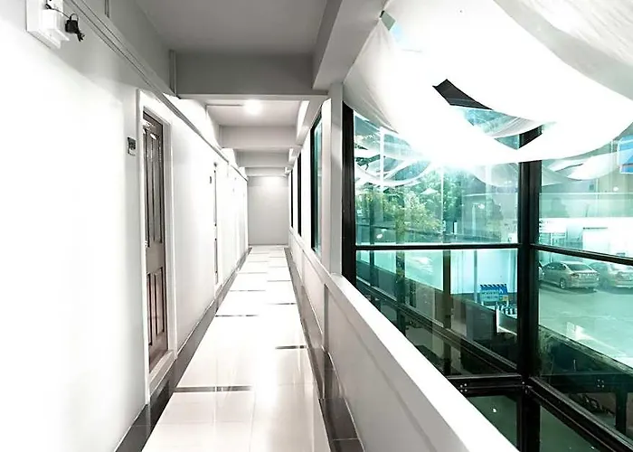 Roomquest Don Mueang Airport