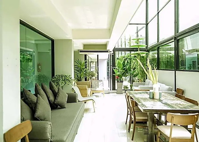 Отель Roomquest Don Mueang Airport 3*