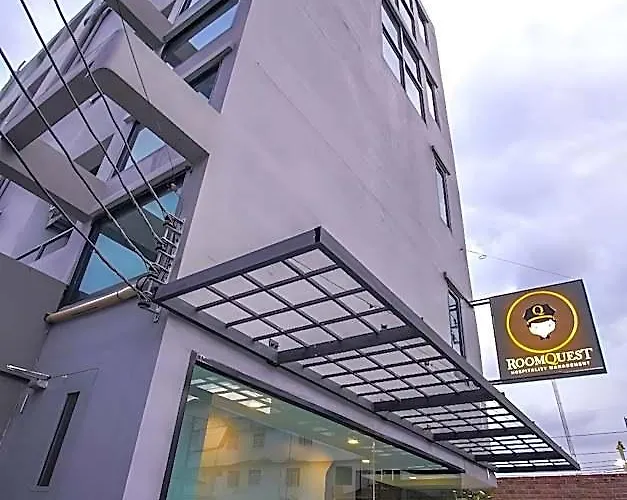 Roomquest Don Mueang Airport Отель