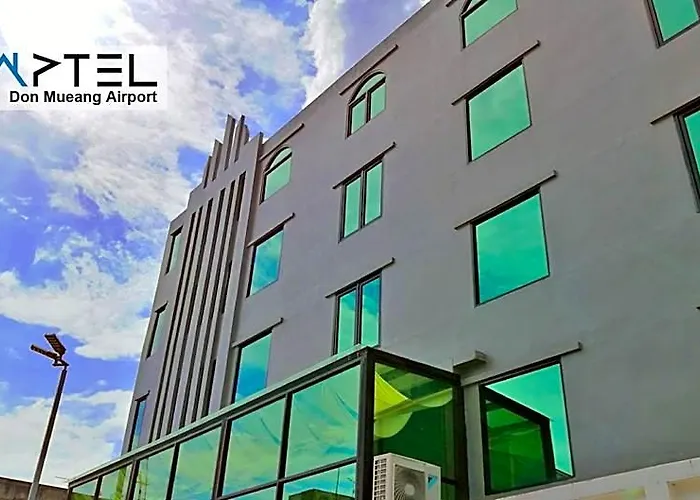 Отель Roomquest Don Mueang Airport Бангкок