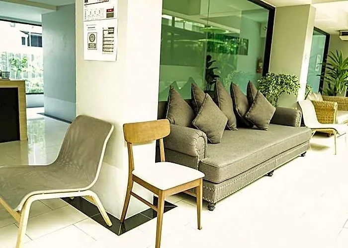 Roomquest Don Mueang Airport Отель 3*