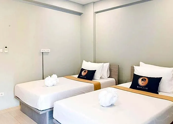 Roomquest Don Mueang Airport Отель