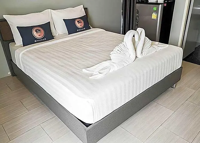 Отель Roomquest Don Mueang Airport Бангкок