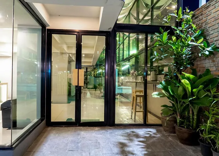 Отель Roomquest Don Mueang Airport Бангкок